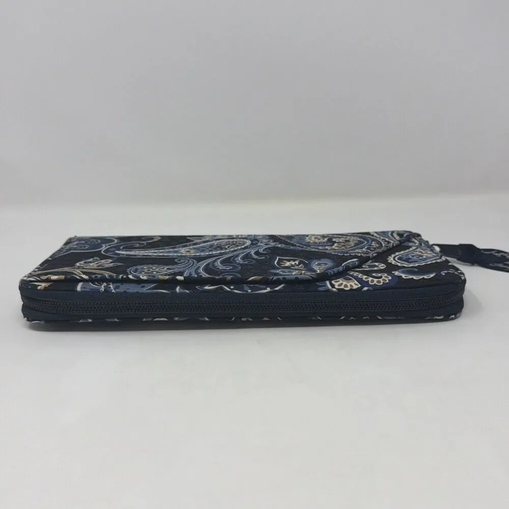 Vera Bradley organizer light